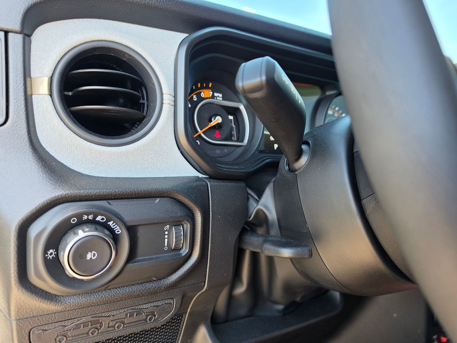 Used 2024 Jeep Wrangler Willys image 25