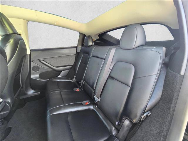 Used 2025 Tesla Model Y Long Range RWD image 19