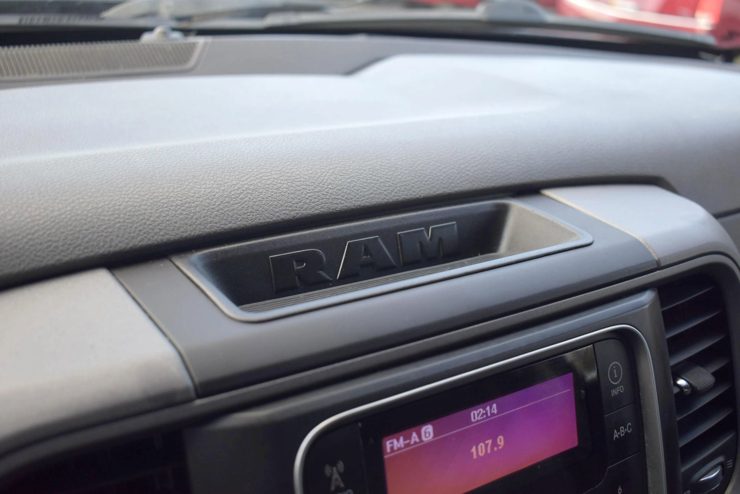 Used 2014 RAM 1500 Express image 25