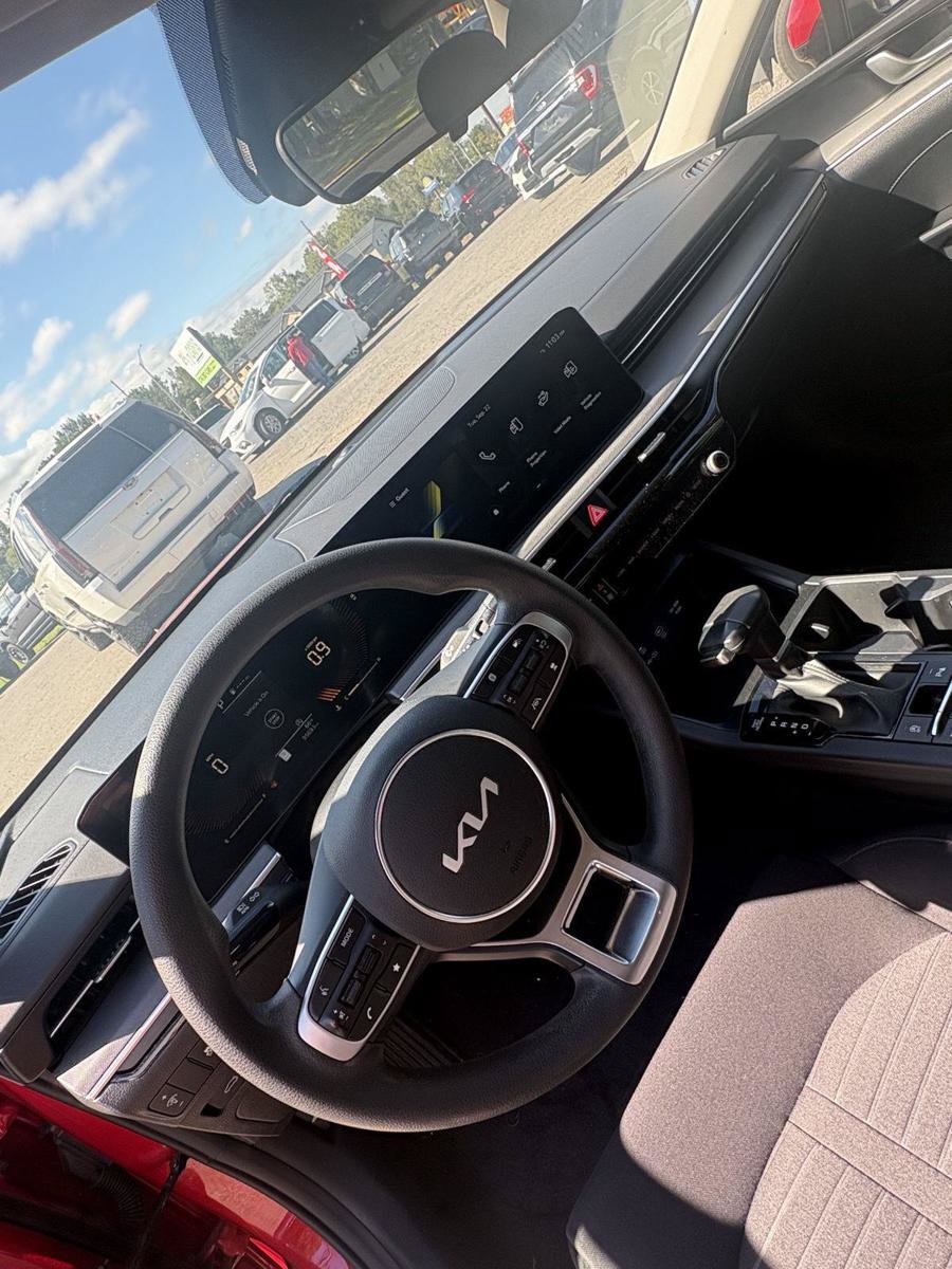 Used 2025 Kia K5 LXS FWD image 6