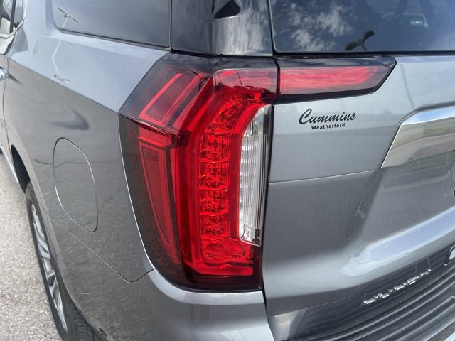 Used 2021 GMC Yukon Denali w/ Denali Premium Package image 11