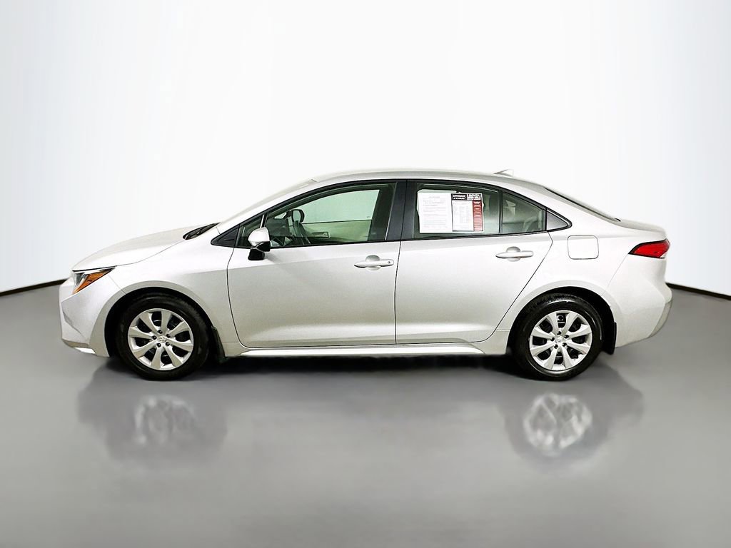 Used 2025 Toyota Corolla LE image 5