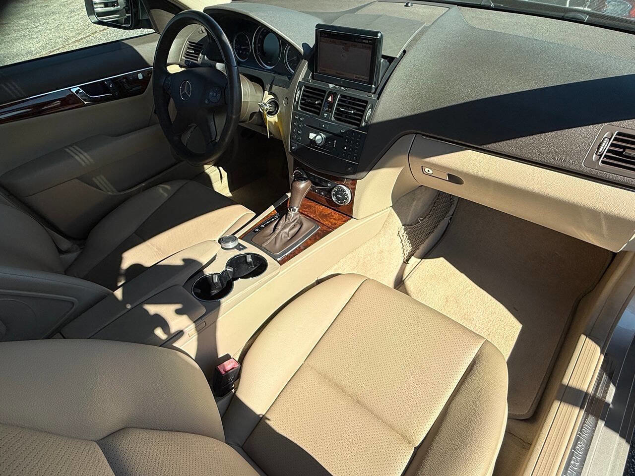 Used 2009 Mercedes-Benz C 300 4MATIC Sedan image 31