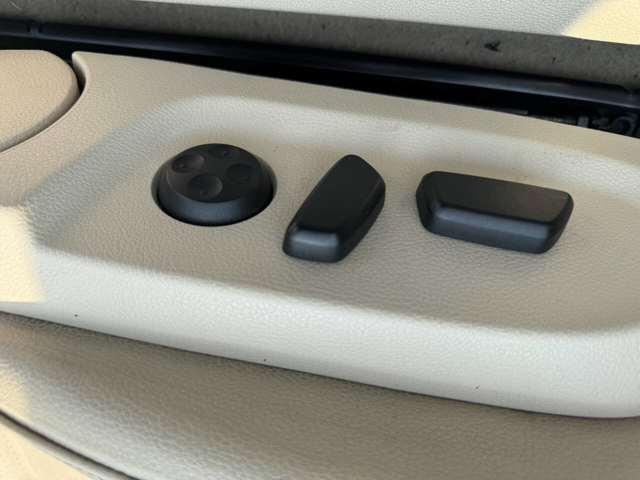 Used 2008 Volkswagen Eos Komfort image 37