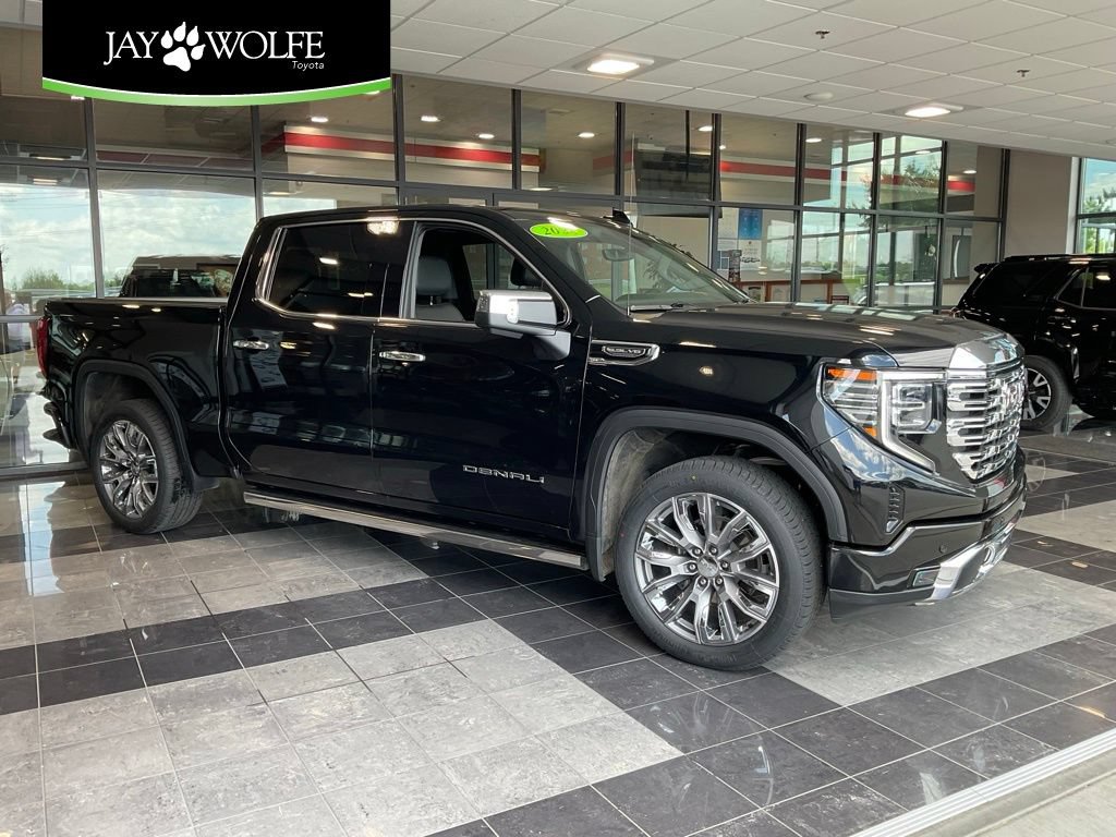 Used 2024 GMC Sierra 1500 Denali w/ Denali Reserve Package AWD/4WD image 1