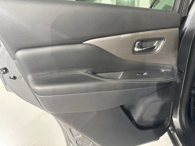 Used 2020 Nissan Murano SV FWD image 17