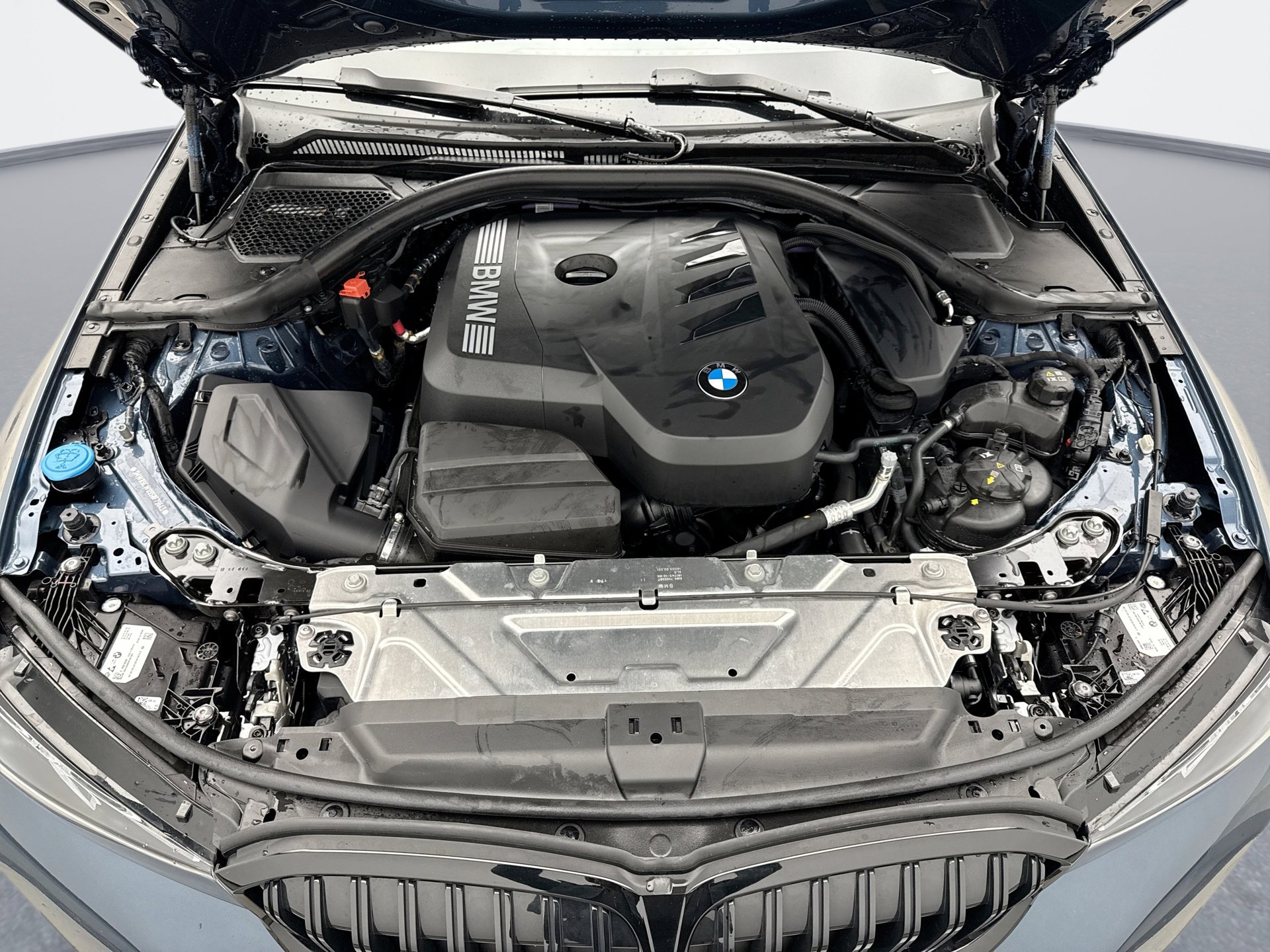 Used 2025 BMW 330i xDrive Sedan w/ M Sport Package image 28