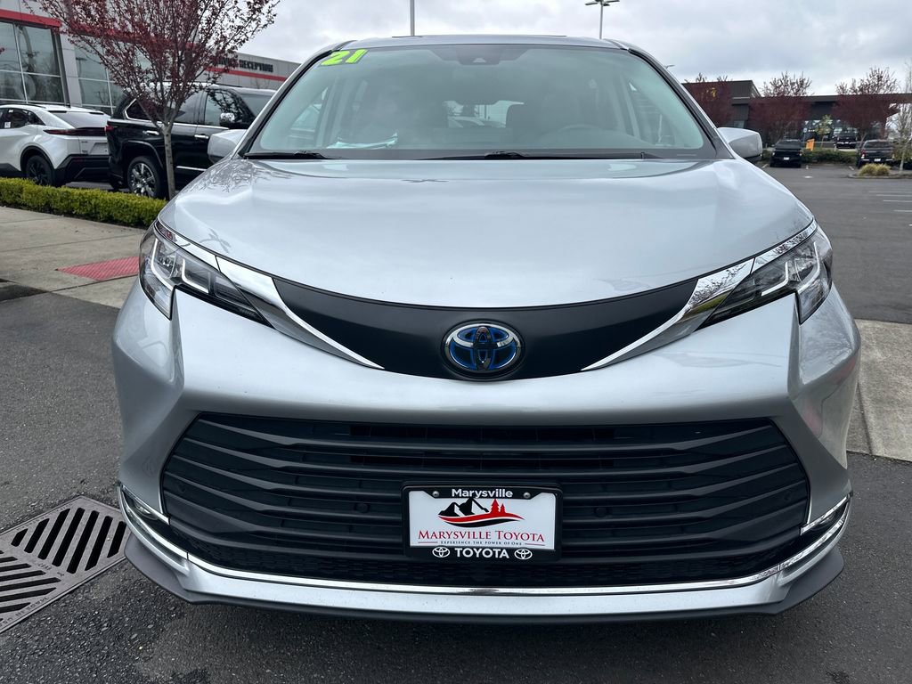Certified 2021 Toyota Sienna XLE image 8
