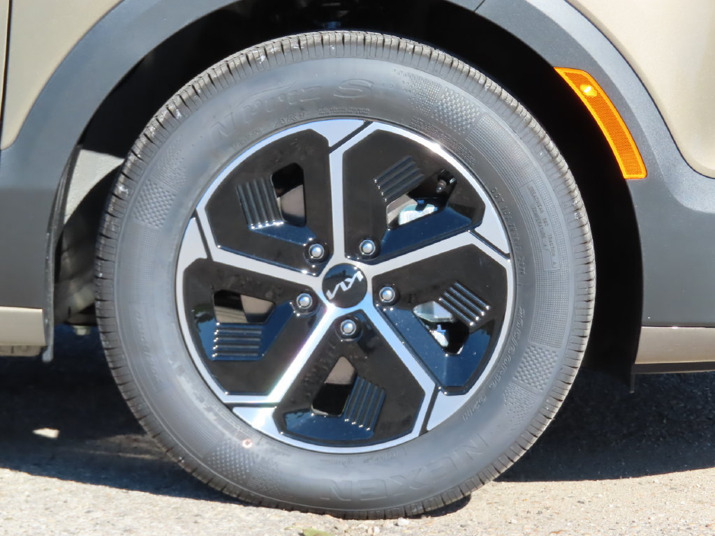 New 2027 Kia Niro EX FWD image 17
