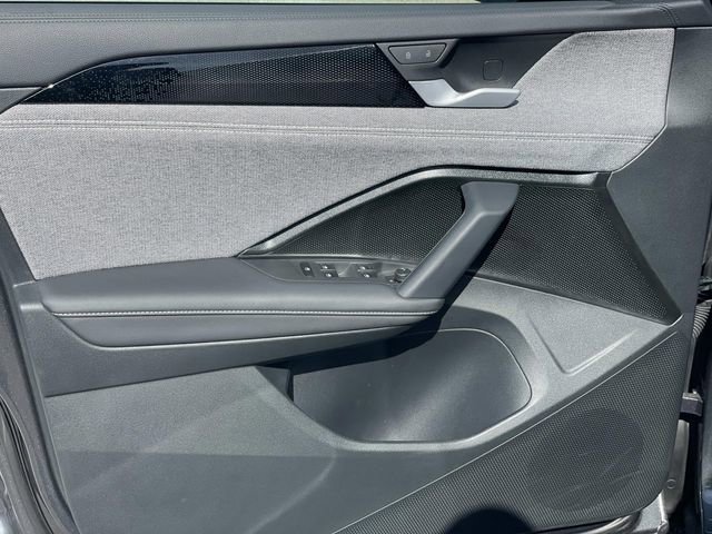 Used 2025 Volkswagen Tiguan S image 18