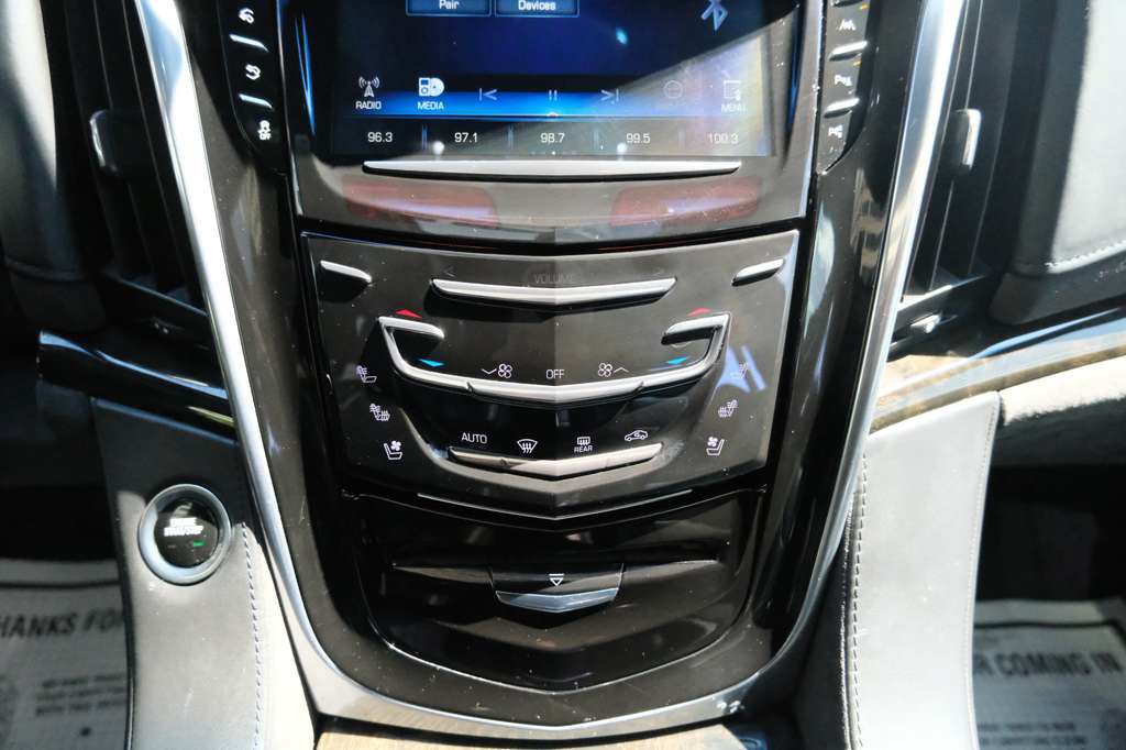 Used 2019 Cadillac Escalade ESV Platinum AWD/4WD image 32