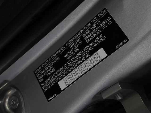 Used 2025 Volvo V60 B5 Cross Country Plus w/ Protection Package Premier image 31