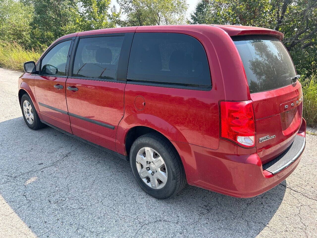 Used 2013 Dodge Grand Caravan American Value Package w/ UConnect Hands-Free Group FWD image 5