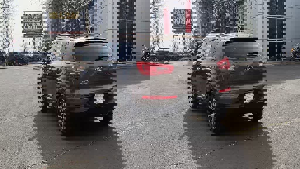 Used 2011 Kia Sportage EX w/ Premium Pkg w/Leather Seats image 7