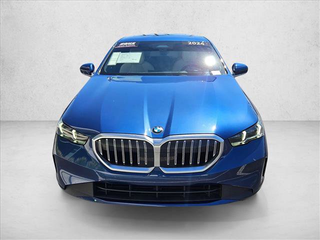 Used 2024 BMW 530i w/ Convenience Package RWD image 2