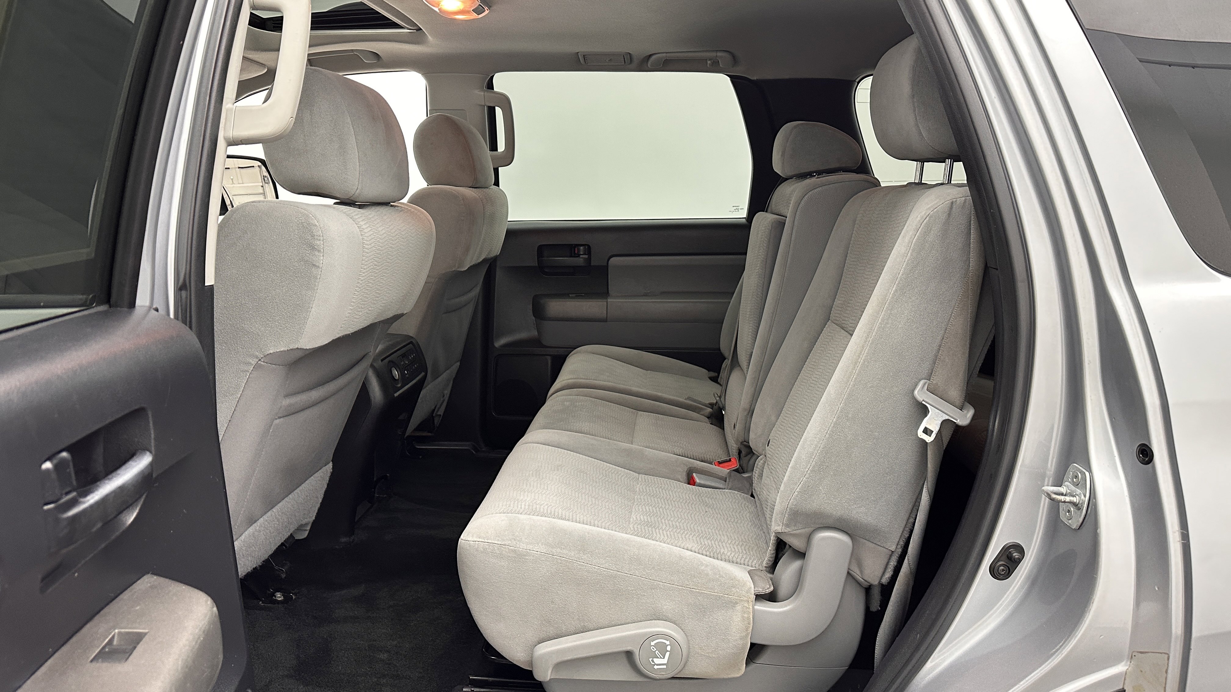 Used 2016 Toyota Sequoia SR5 image 22