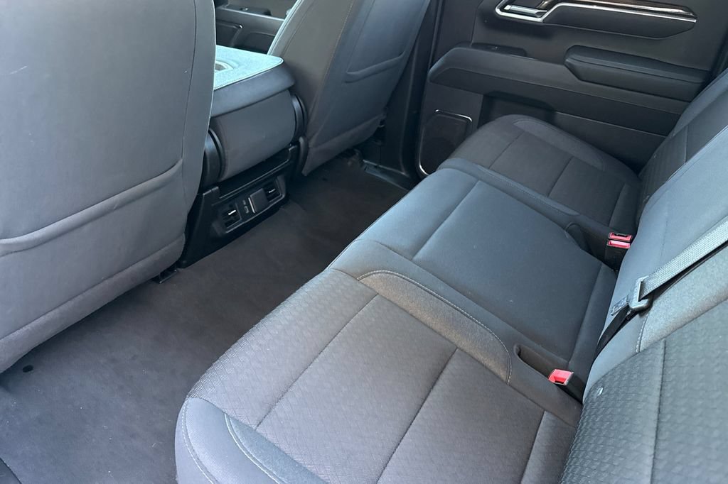Used 2025 Chevrolet Silverado 1500 LT AWD/4WD image 13