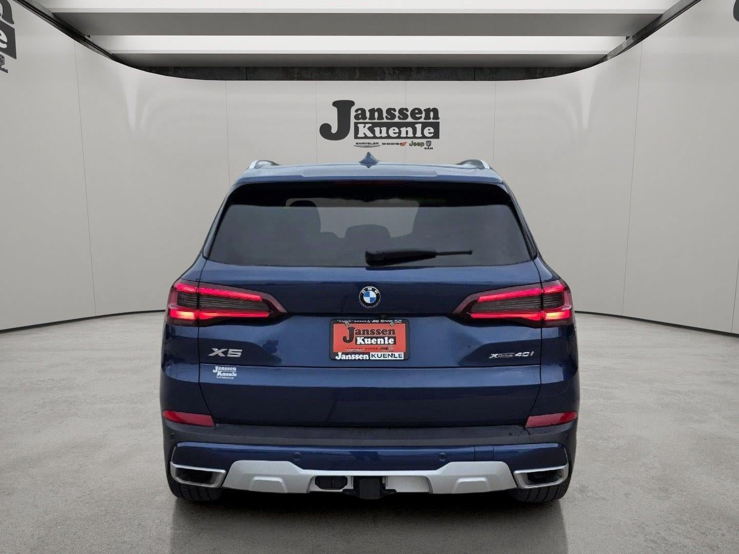 Used 2023 BMW X5 xDrive40i w/ Premium Package AWD/4WD image 2