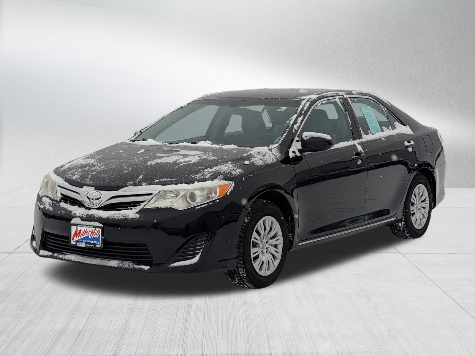 Used 2013 Toyota Camry LE image 3