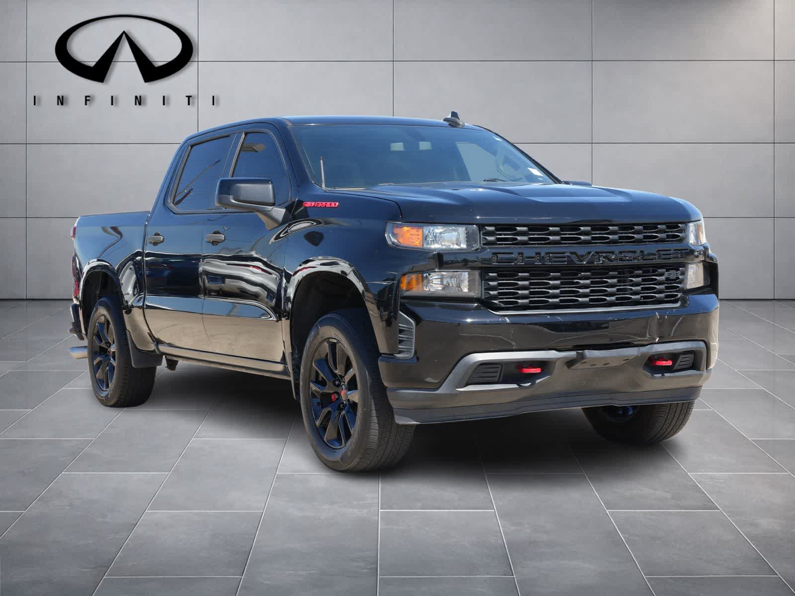 Used 2020 Chevrolet Silverado 1500 Custom w/ Custom Value Package RWD image 3