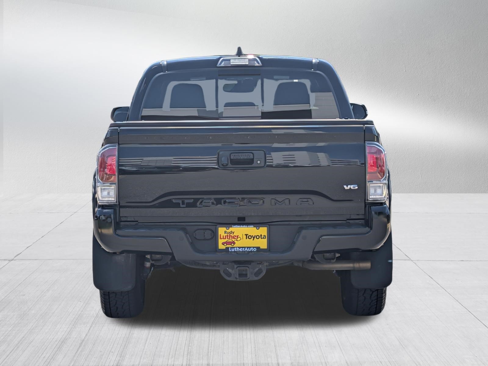 Used 2022 Toyota Tacoma TRD Sport w/ TRD Premium Sport Package AWD/4WD image 6