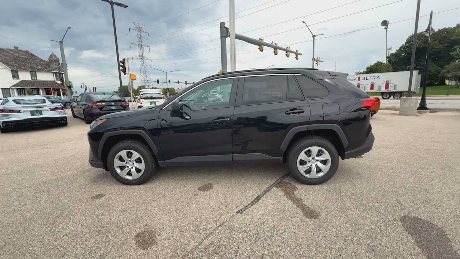 Used 2020 Toyota RAV4 LE w/ Carpet Mat Package FWD image 5