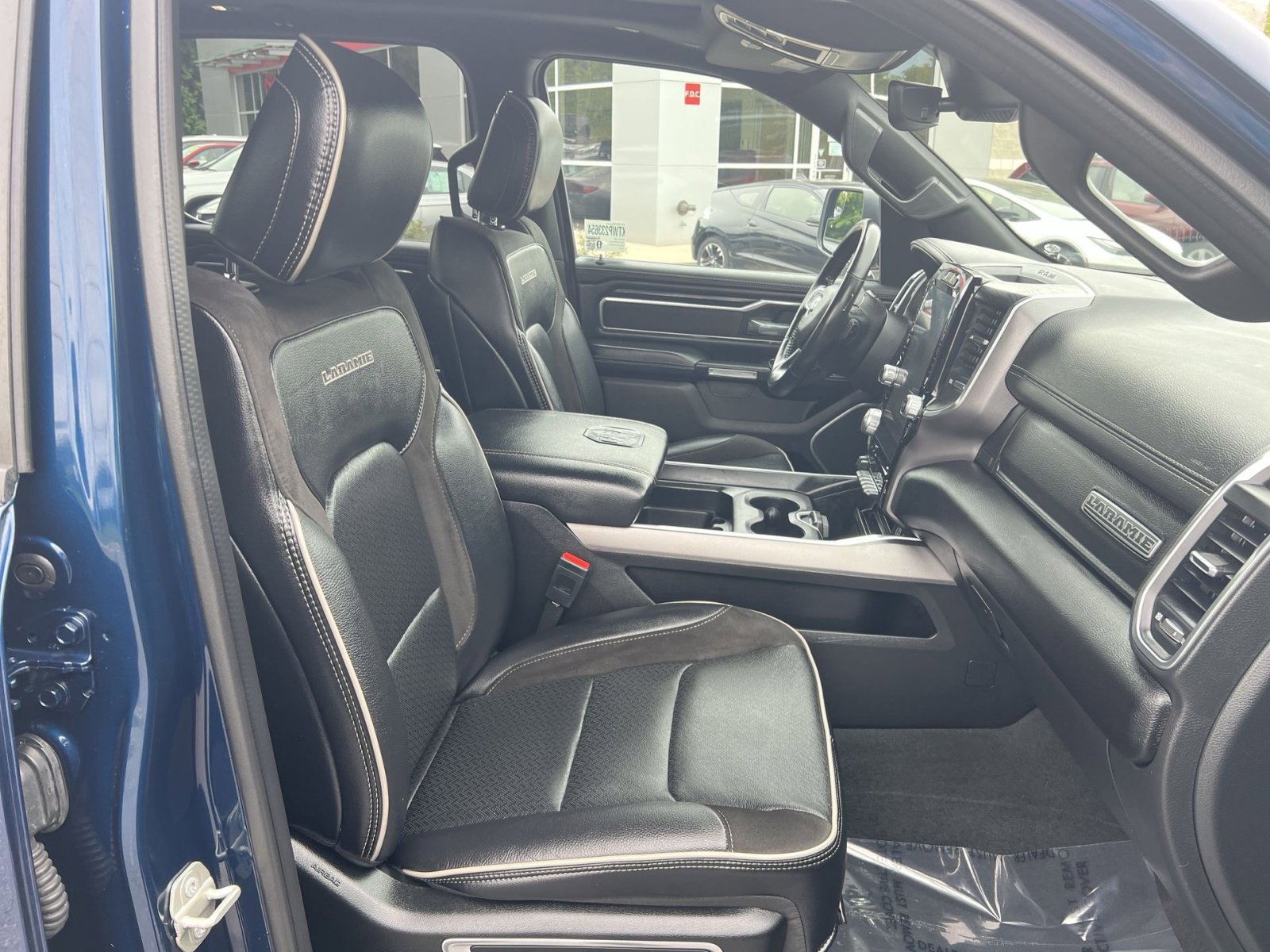 Used 2023 RAM 1500 Laramie AWD/4WD image 27