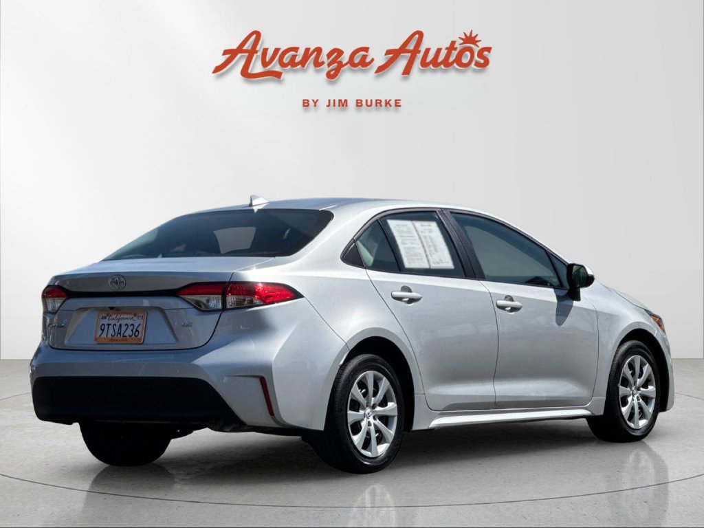 Used 2025 Toyota Corolla LE FWD image 5