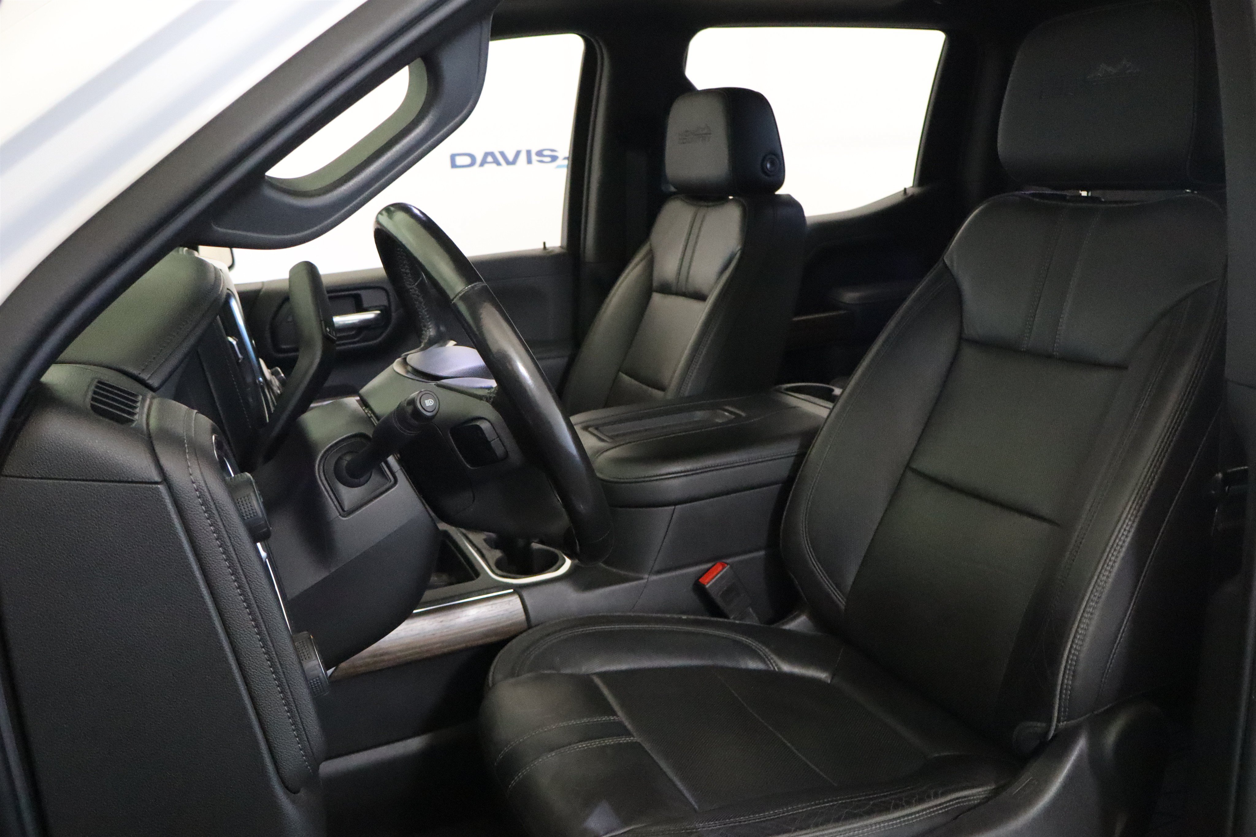 Used 2020 Chevrolet Silverado 1500 High Country w/ Technology Package AWD/4WD image 22