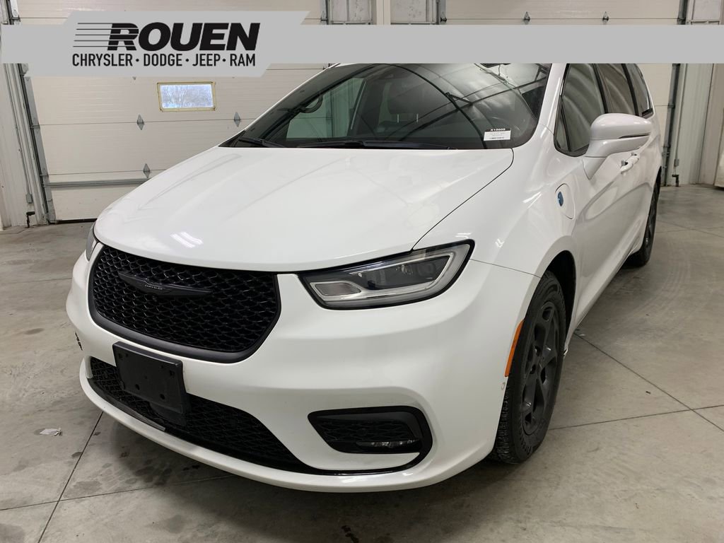 Used 2022 Chrysler Pacifica Limited w/ S Appearance Package