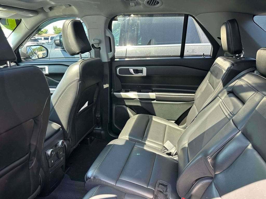 Used 2022 Ford Explorer XLT w/ Equipment Group 202A AWD/4WD image 10
