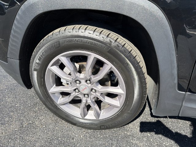 Used 2024 GMC Terrain SLT AWD/4WD image 17
