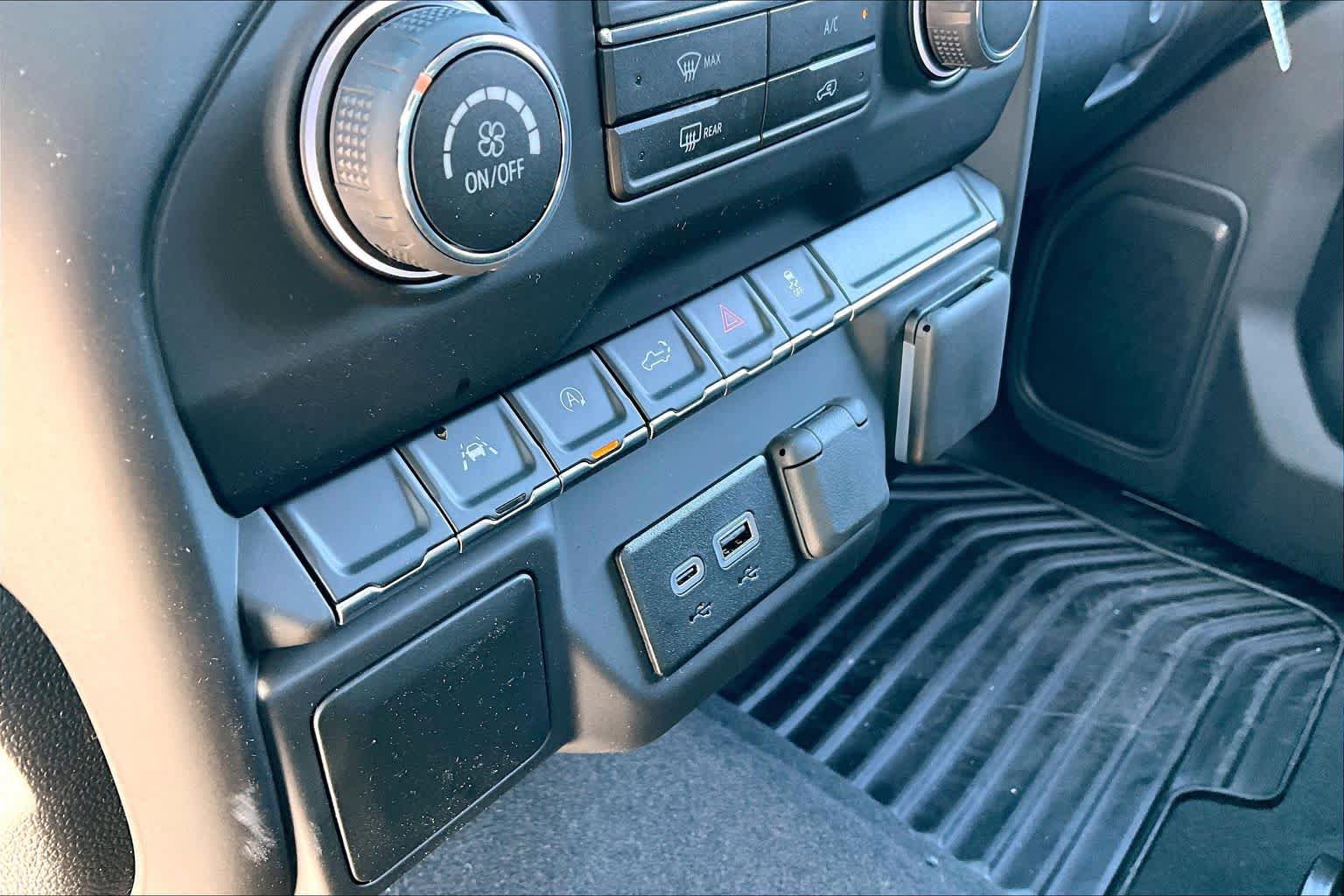 New 2026 Chevrolet Silverado 1500 Custom w/ Turbomax Blackout Package AWD/4WD image 18