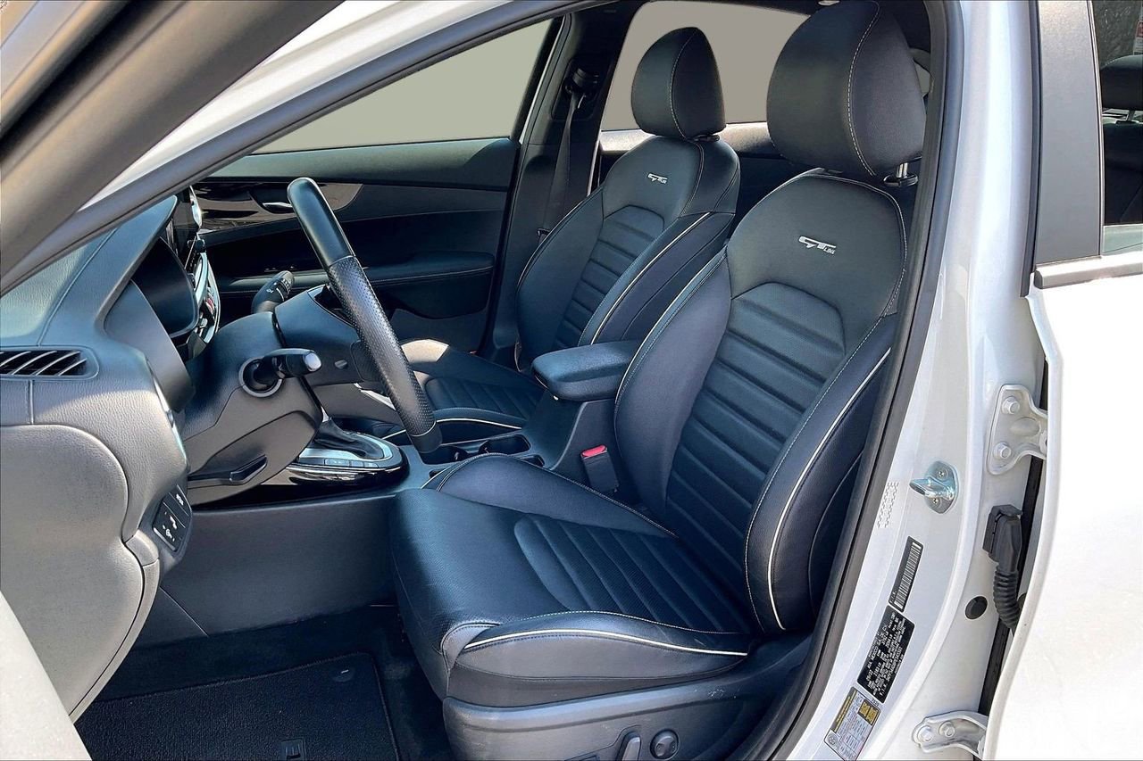 Used 2023 Kia Forte GT-Line w/ GT-Line Premium Package image 23