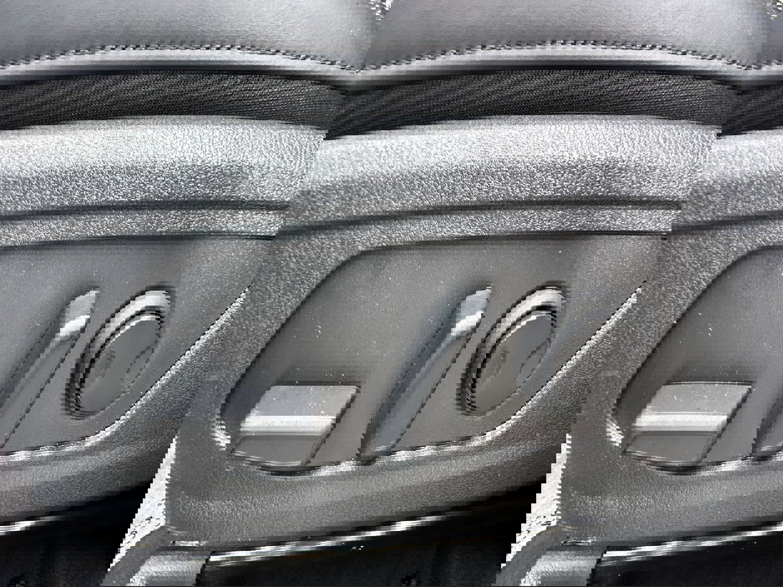 Used 2025 Kia Sorento EX image 34