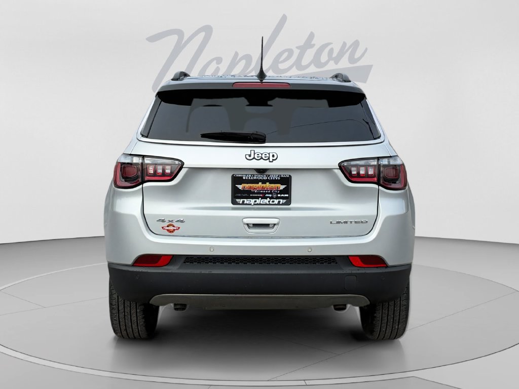 Used 2024 Jeep Compass Limited AWD/4WD image 4