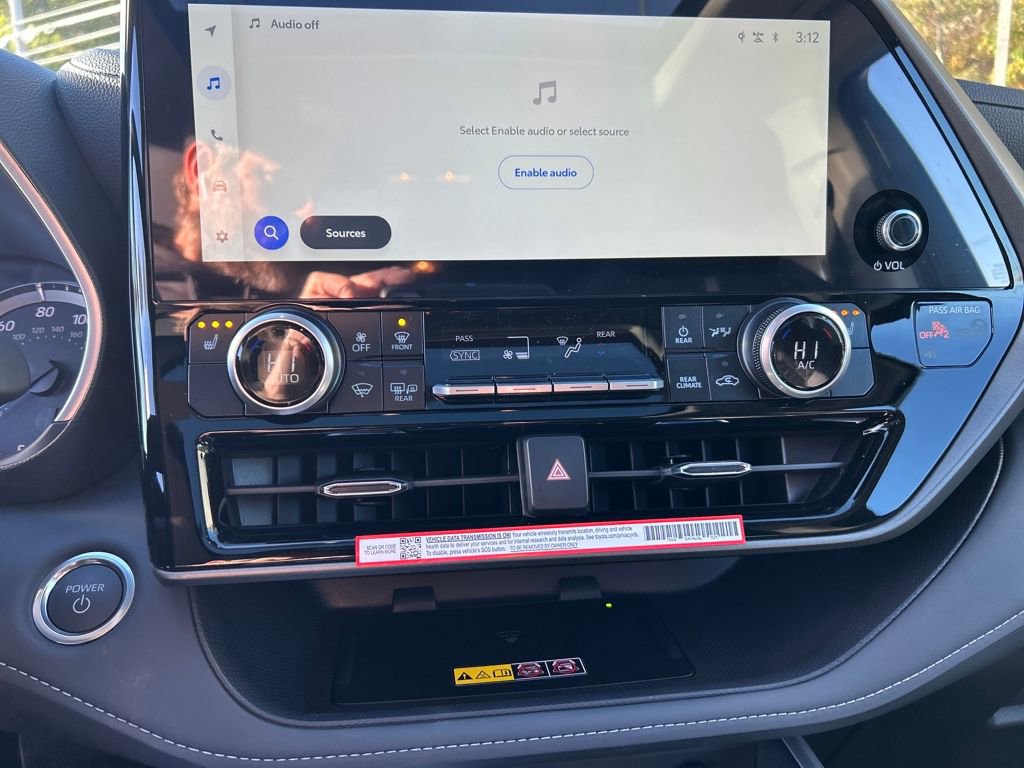 New 2025 Toyota Highlander XLE image 12
