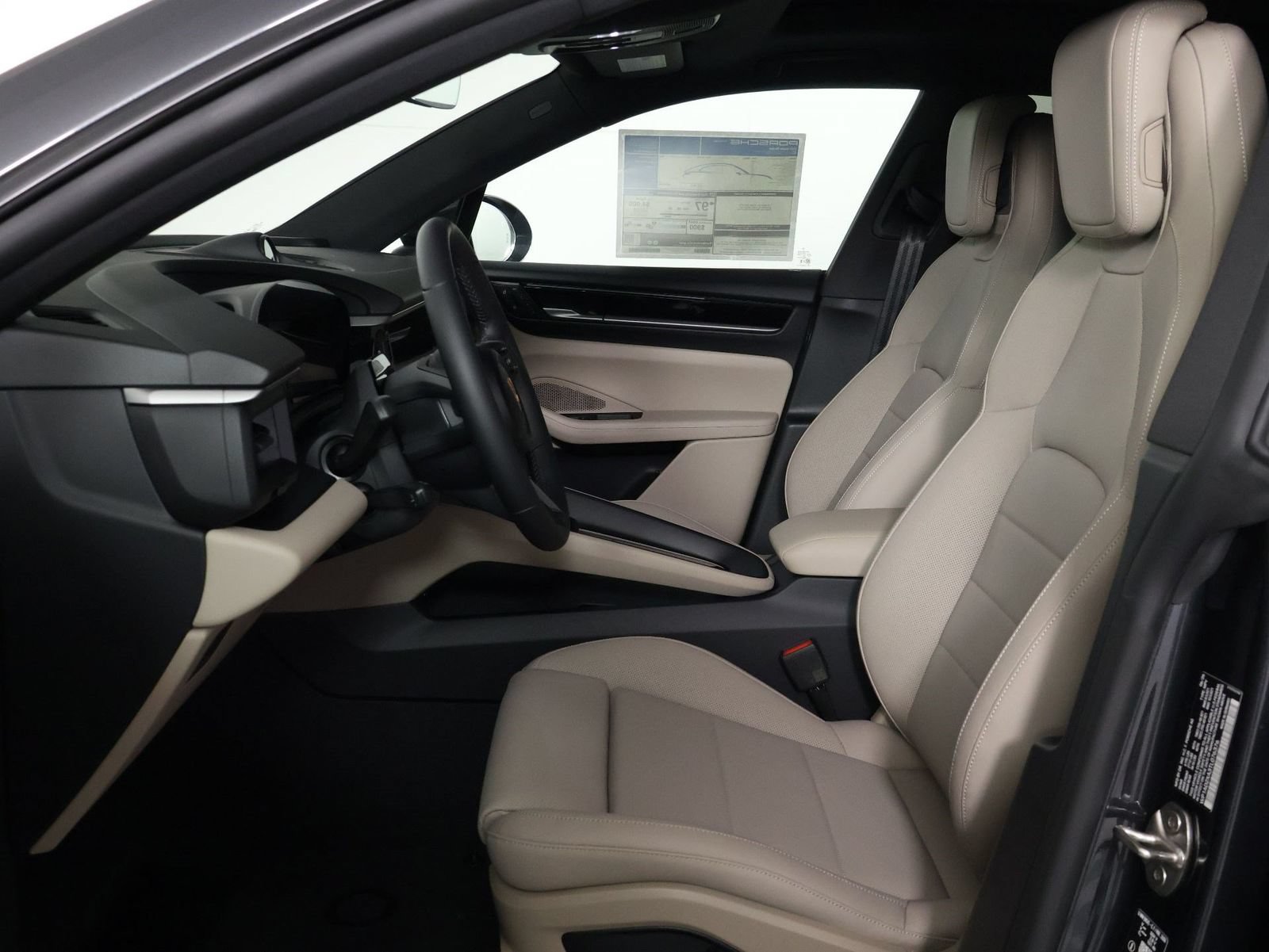 New 2026 Porsche Macan Electric RWD image 5