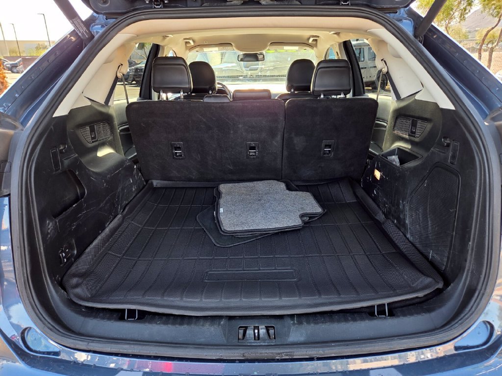 Used 2019 Ford Edge Titanium FWD image 13