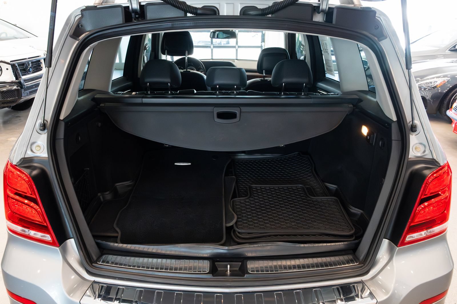 Used 2015 Mercedes-Benz GLK 350 4MATIC image 8