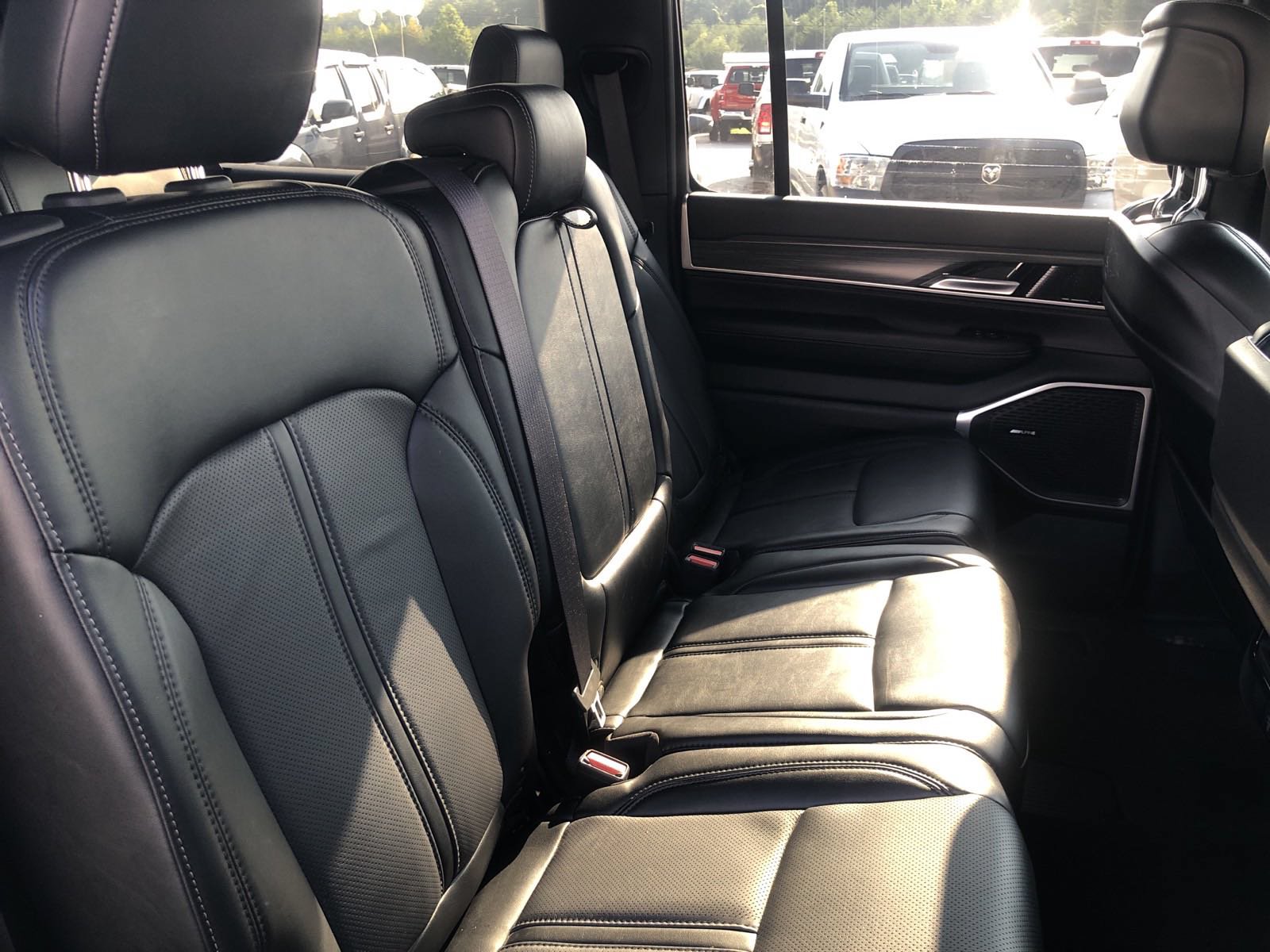 Used 2024 Jeep Wagoneer L Series II w/ Flexible Seating Group AWD/4WD image 51