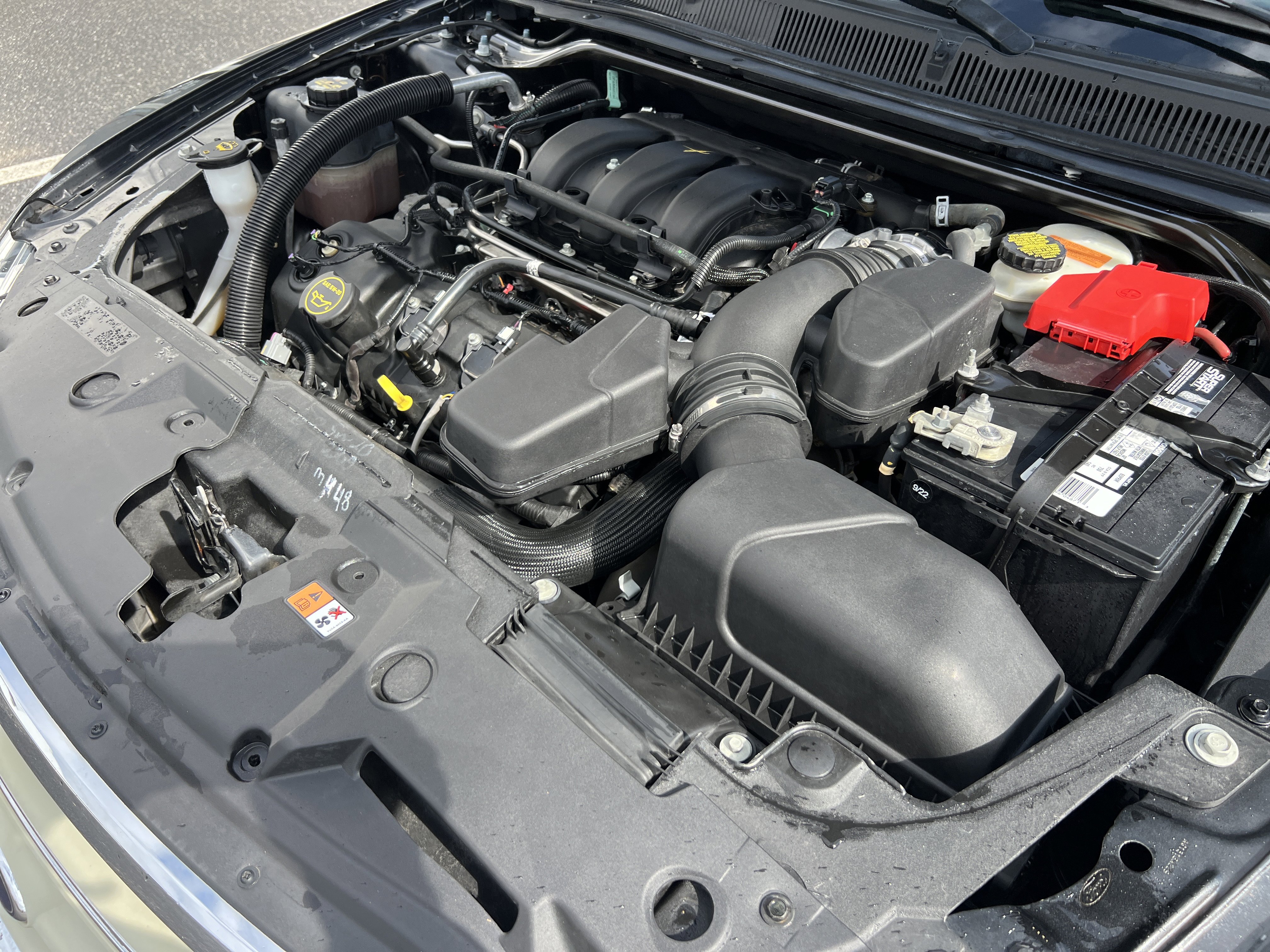 Used 2017 Ford Taurus SE FWD image 24