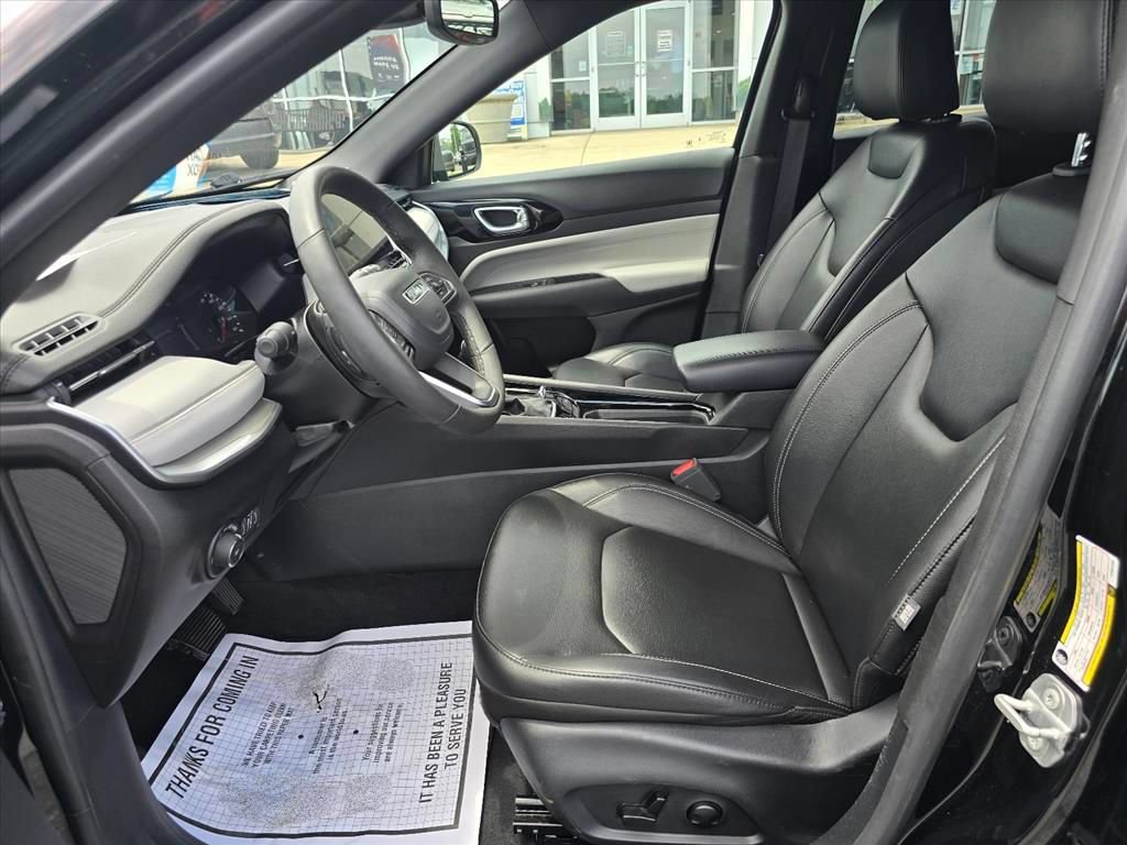 Used 2025 Jeep Compass Limited AWD/4WD image 9