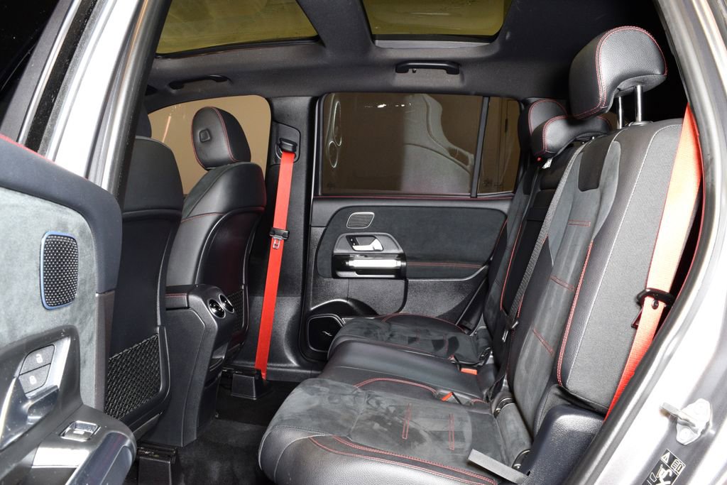 Used 2021 Mercedes-Benz GLB 35 AMG 4MATIC image 27