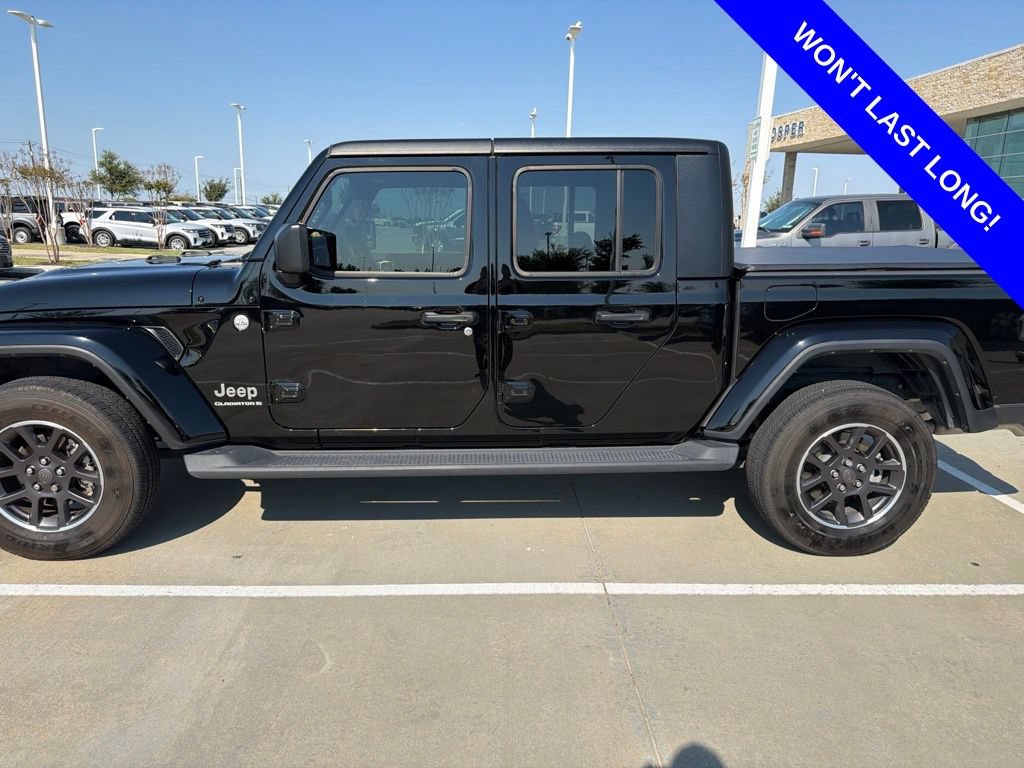 Used 2023 Jeep Gladiator Overland w/ Trailer Tow Package AWD/4WD image 2