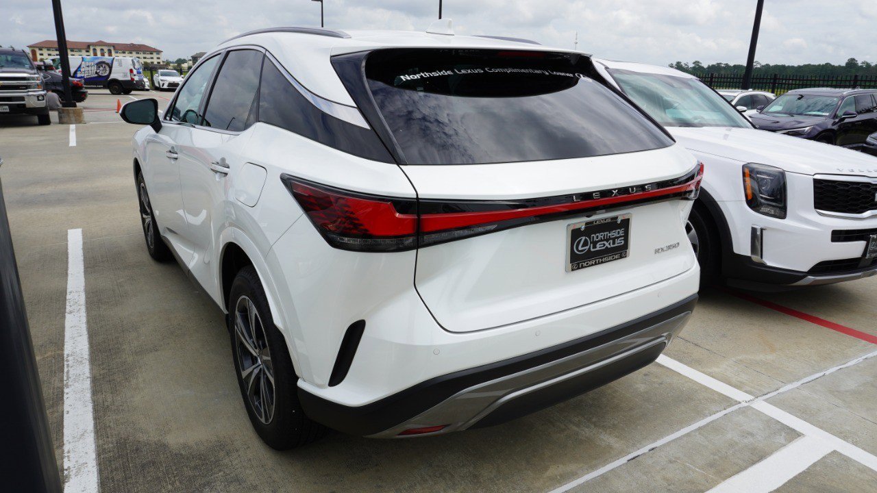 Used 2025 Lexus RX 350 Premium w/ Accessory Package (Z1) FWD image 7