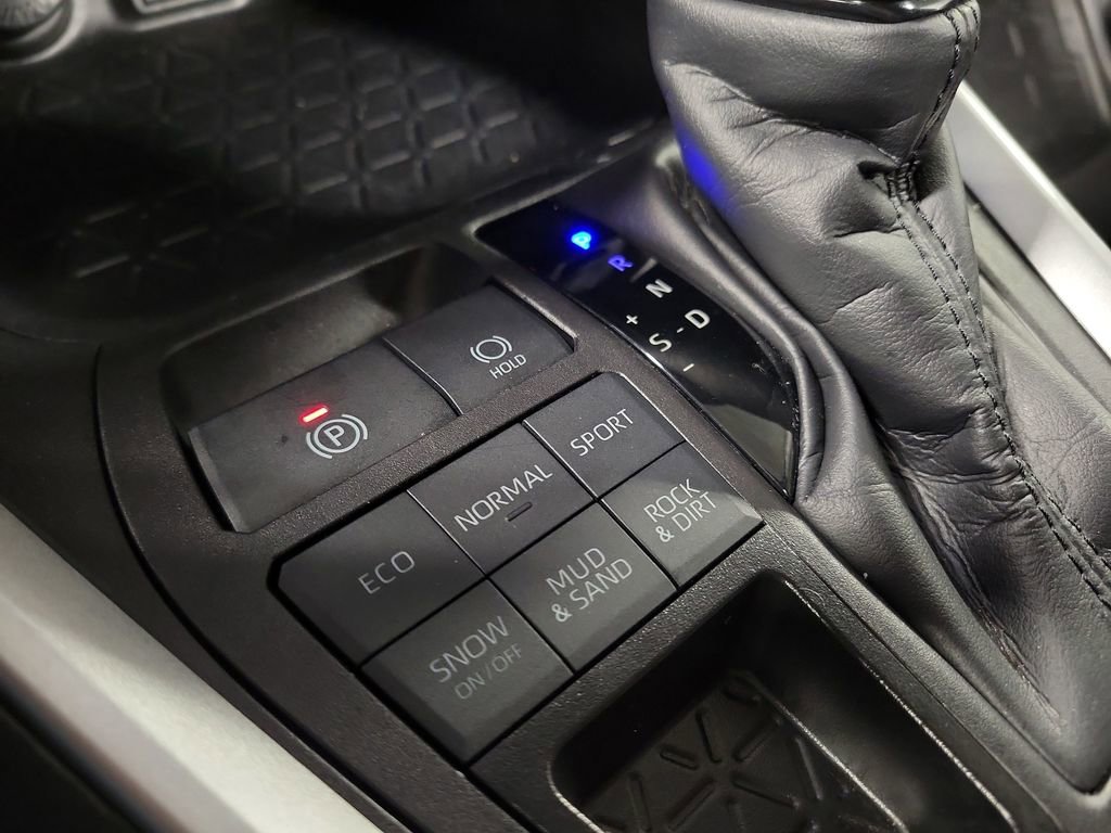 Used 2024 Toyota RAV4 LE image 15