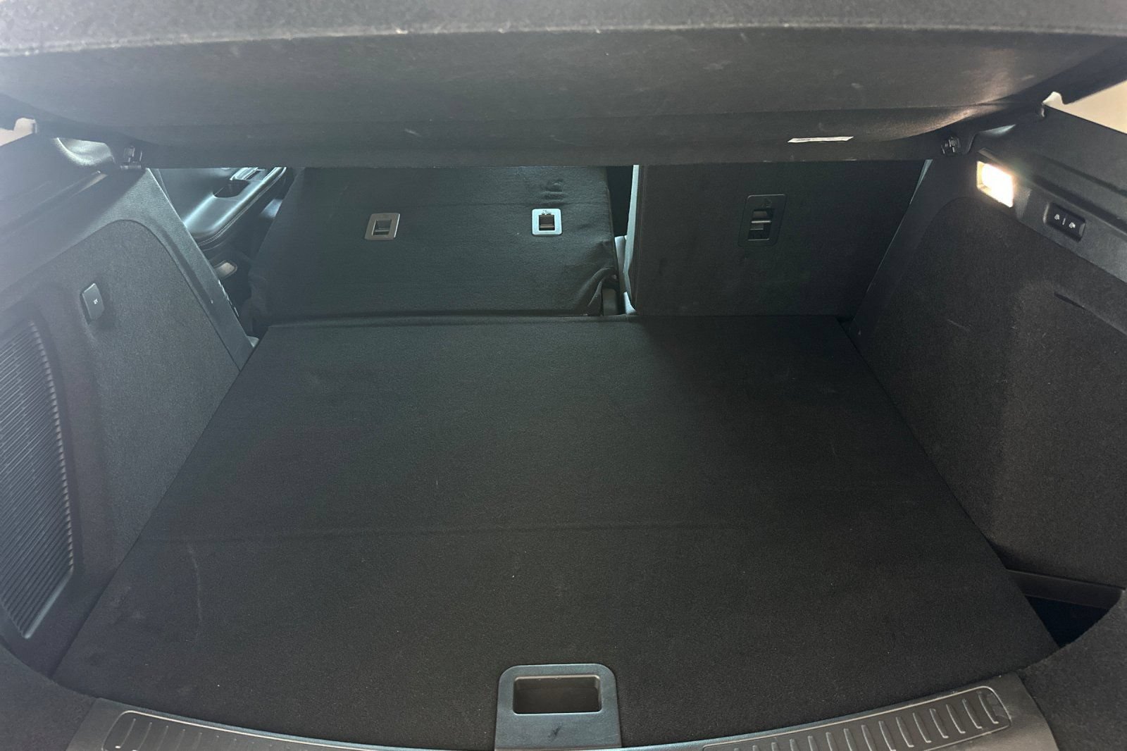 Certified 2025 Lincoln Corsair AWD w/ Equipment Group 101A image 14
