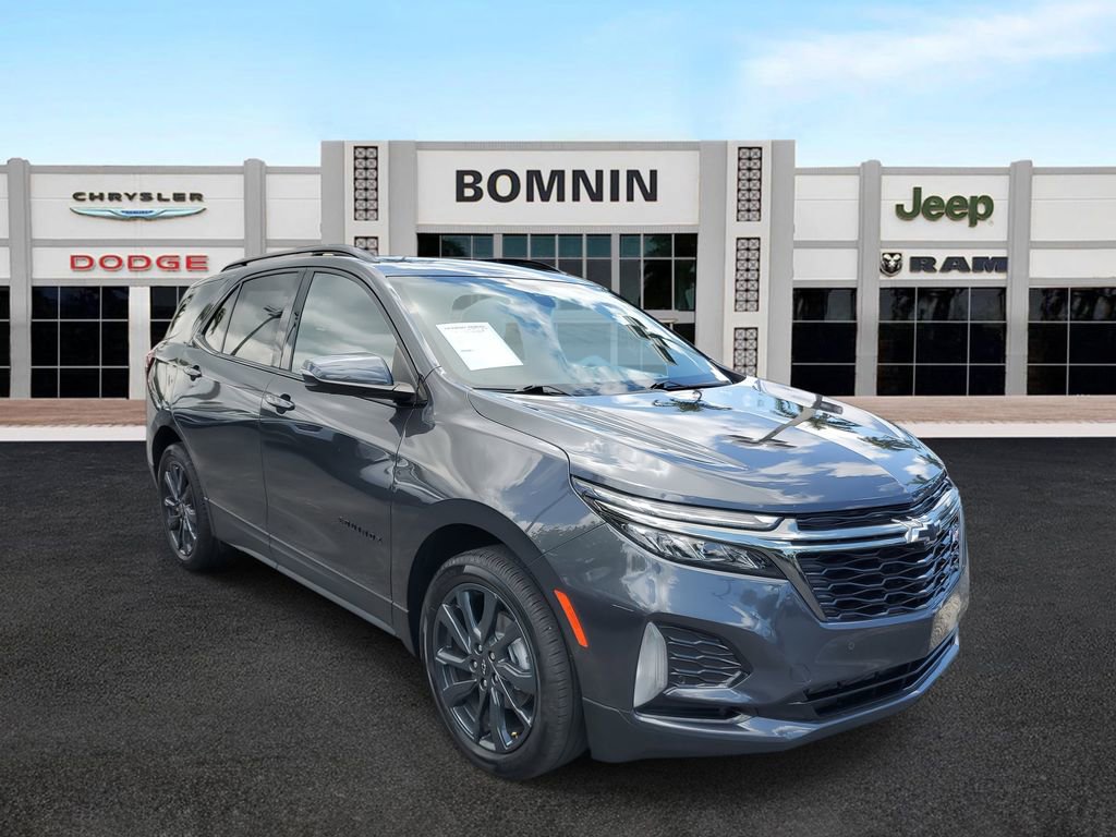 Used 2022 Chevrolet Equinox RS w/ RS Leather Package image 2