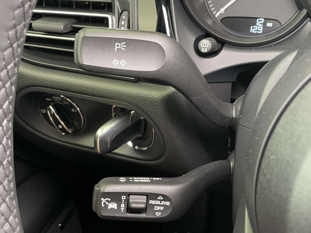 New 2026 Porsche Macan AWD/4WD image 41